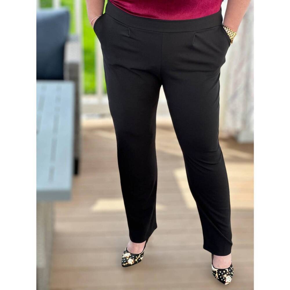 NEW PINK IRENE cigarette slim pants in black